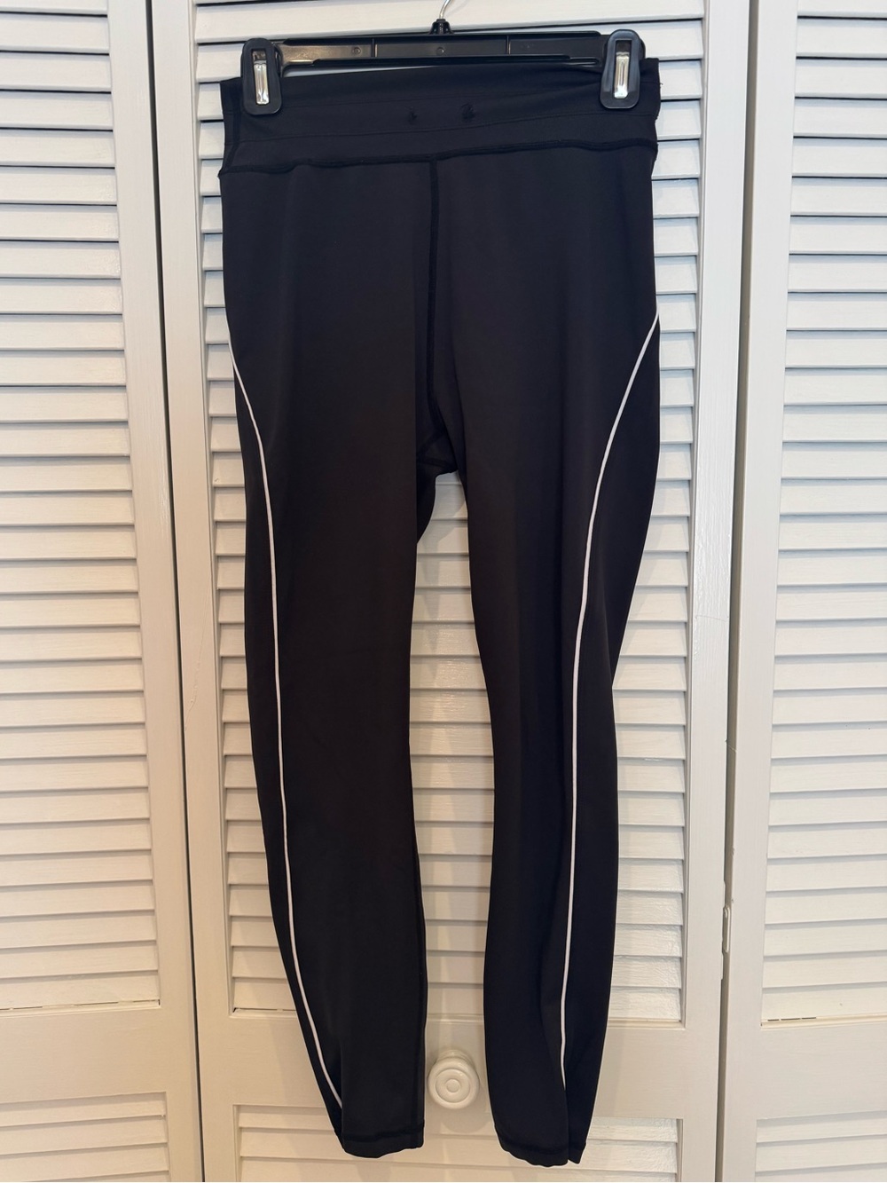 ALLFENIX Black Women’s Athletic Leggings with White Piping Size L